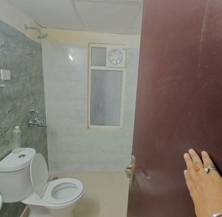 Amrapali Dream Valley : 3 BHK Semi Furnished Flat For Rent in TechZone 4, Noida Extension
