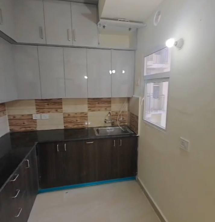Amrapali Dream Valley : 3 BHK Semi Furnished Flat For Rent in TechZone 4, Noida Extension