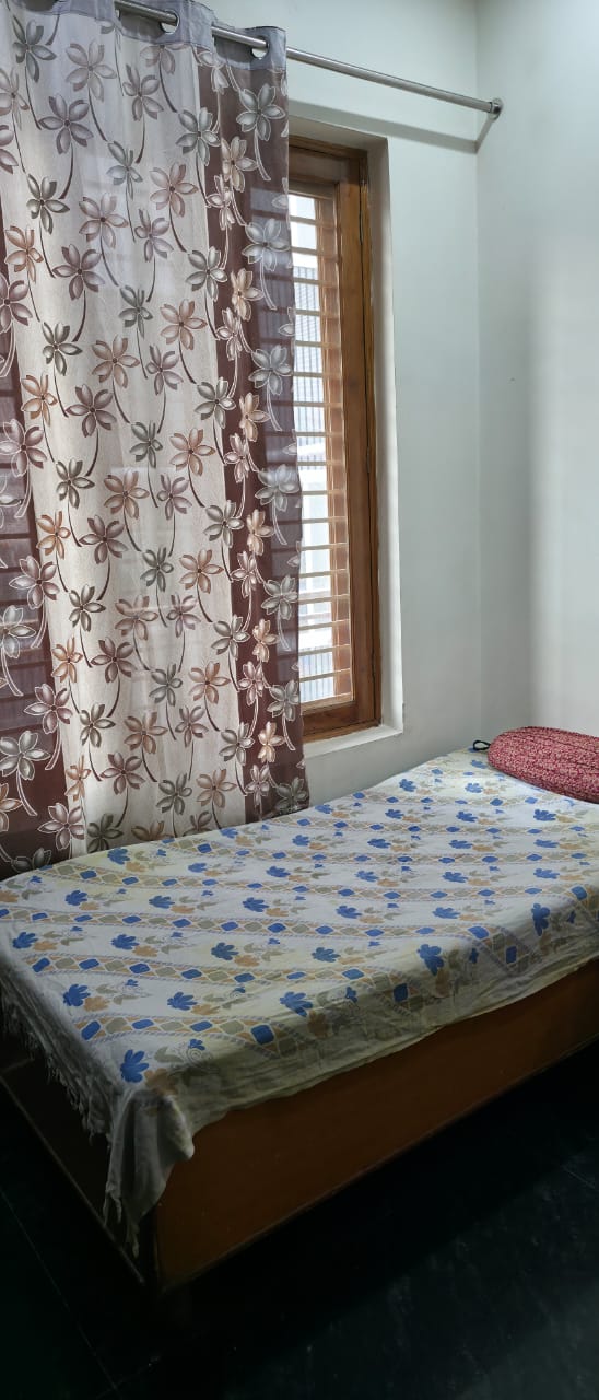 Sunrise Villa : 1 Room in preoccupied 3BHK Fully Furnished House For Rent in Crossings Republic