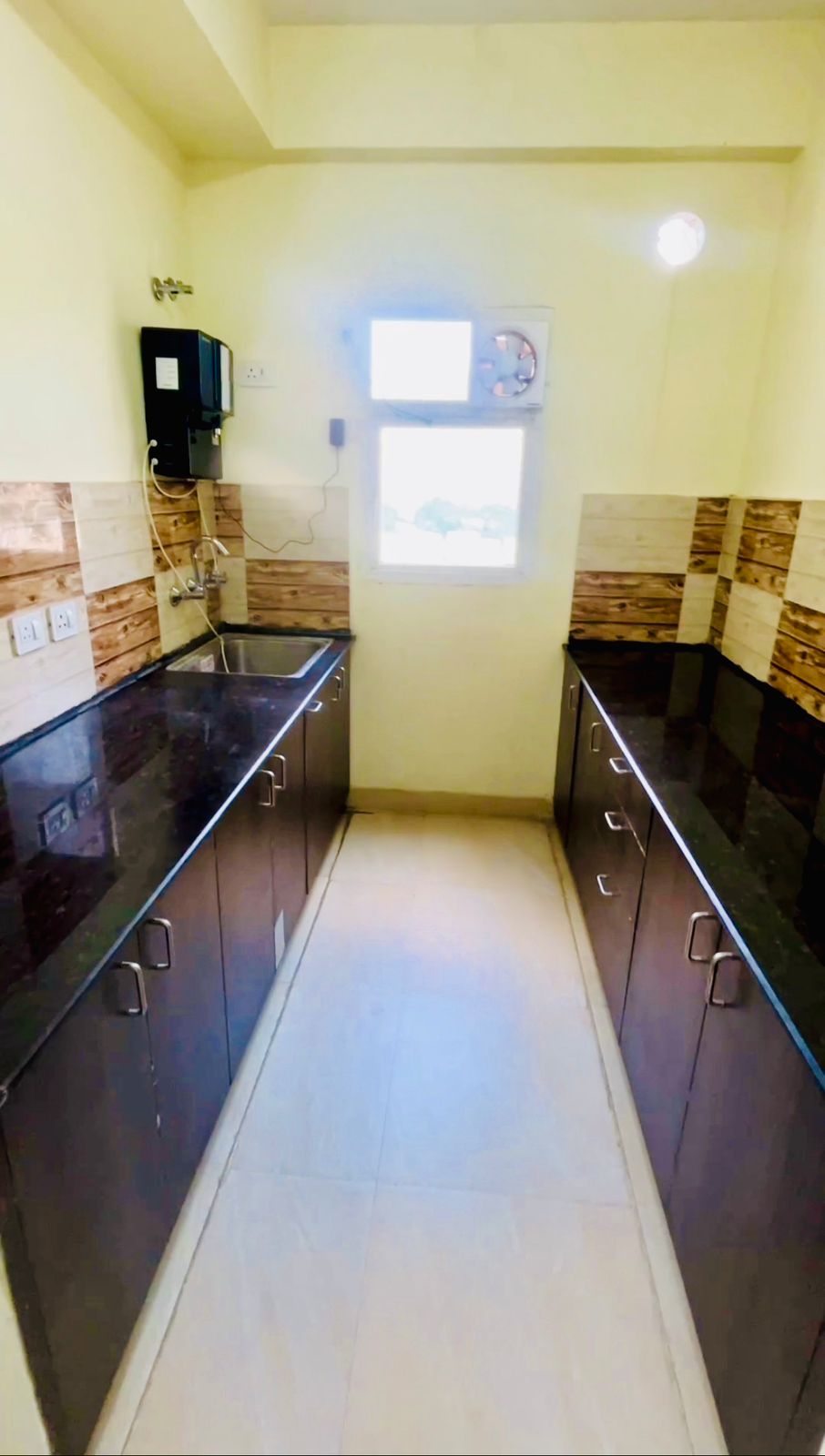 Amrapali Dream Valley : 3BHK UnFurnished Flat For Rent in TechZone 4, Noida Extension