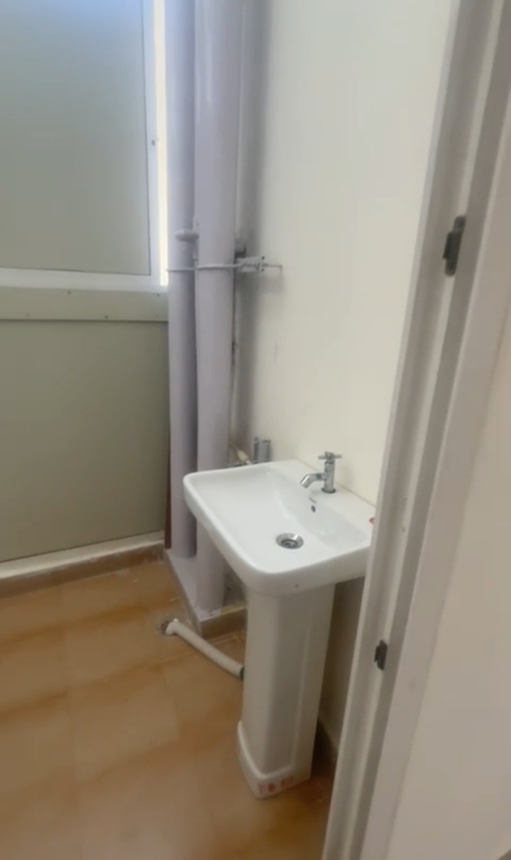 Amrapali Dream Valley : 3BHK Semi Furnished Flat For Rent in TechZone 4, Noida Extension