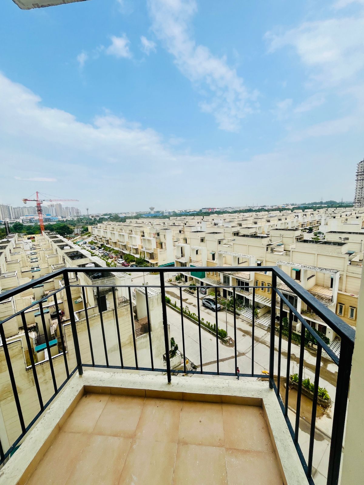 Amrapali Dream Valley : 3BHK UnFurnished Flat For Rent in TechZone 4, Noida Extension 