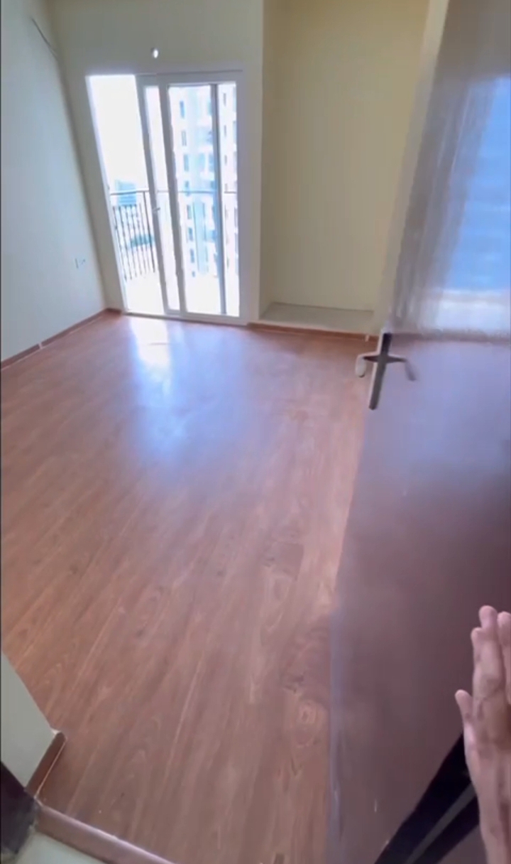 Amrapali Enchante : 2 BHK UnFurnished Flat For Sell in TechZone 4, Noida Extension