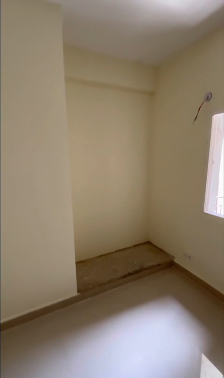 Amrapali Enchante : 2 BHK UnFurnished Flat For Sell in TechZone 4, Noida Extension