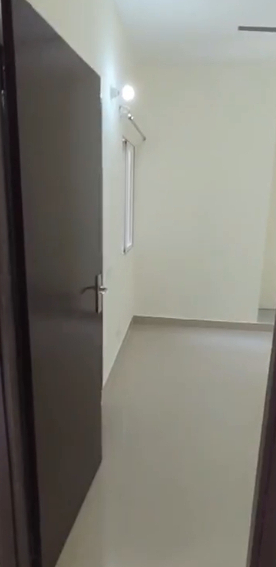 Amrapali Enchante : 3 BHK UnFurnished Flat For Sell in TechZone 4, Noida Extension