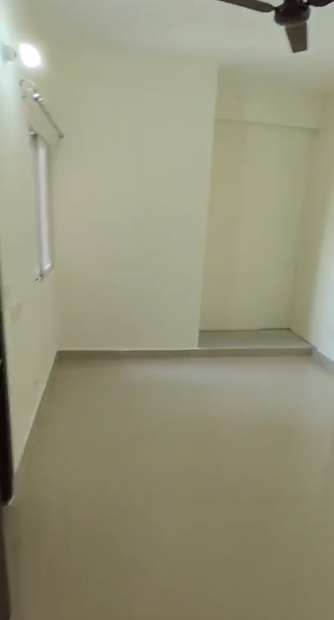 Amrapali Enchante : 3 BHK UnFurnished Flat For Sell in TechZone 4, Noida Extension