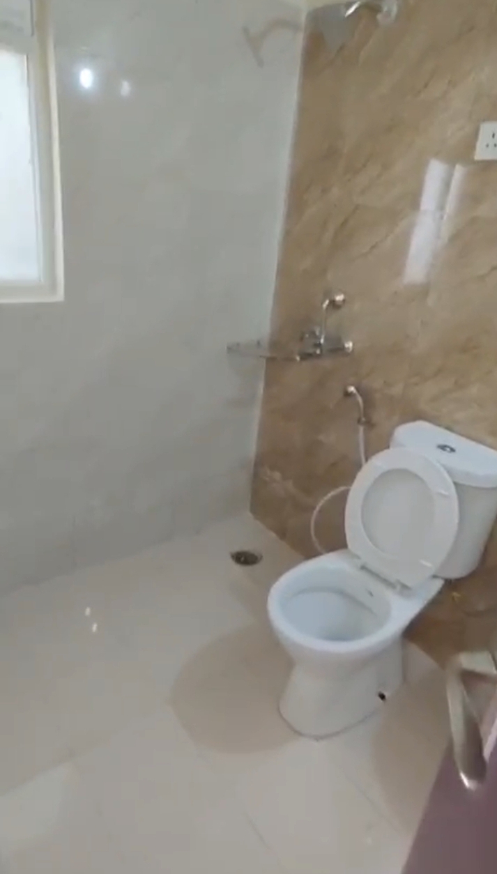 Amrapali Enchante : 3 BHK UnFurnished Flat For Sell in TechZone 4, Noida Extension