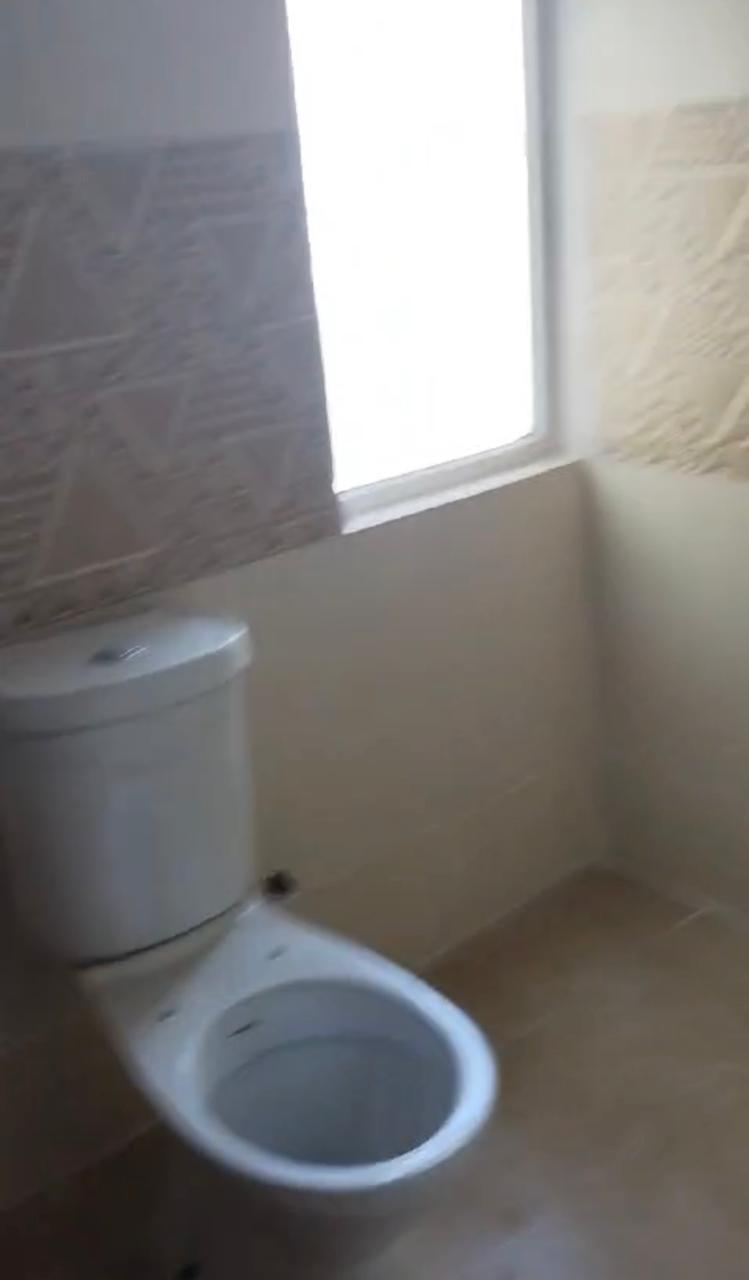 Amrapali Golf Homes : 2BHK Semi Furnished Flat For Sell in Sector 4, Noida Extension