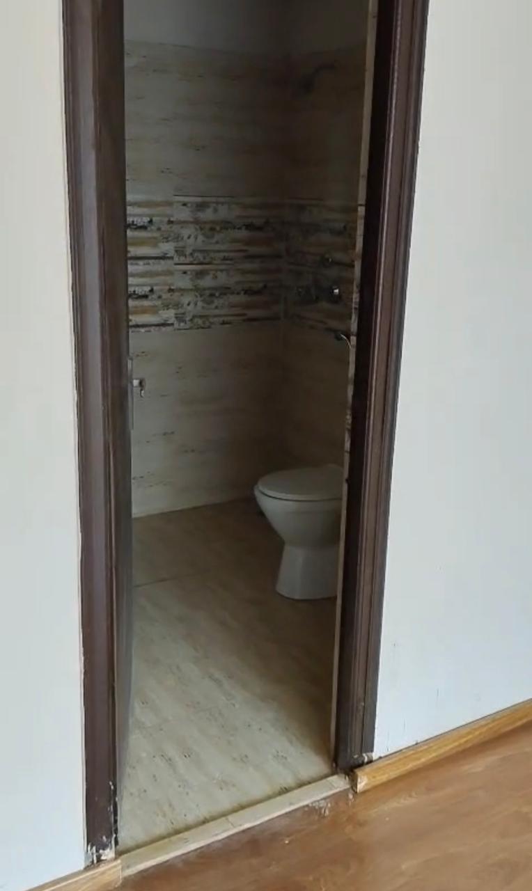 Amrapali Golf Homes : 2BHK + Study  UnFurnished Flat For Sell in Sector 4, Noida Extension