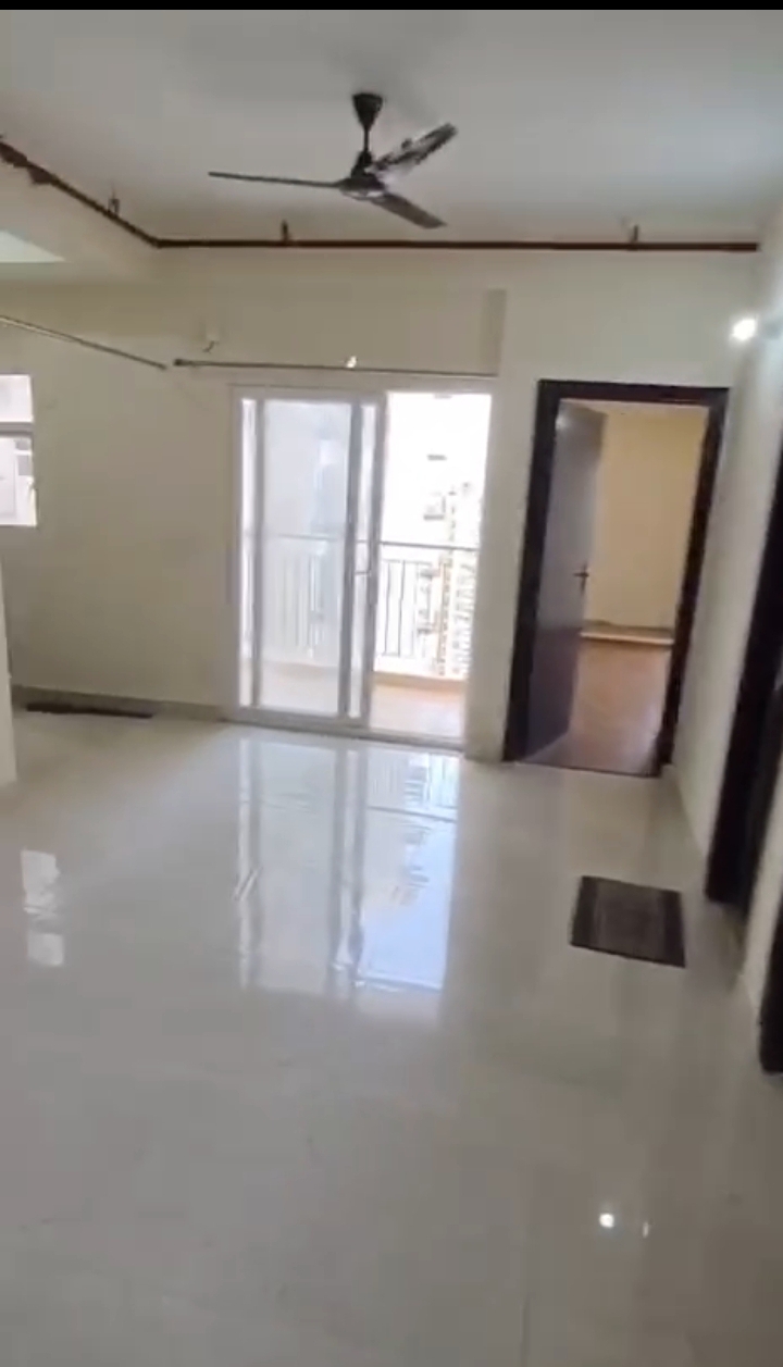 Amrapali Enchante : 3 BHK UnFurnished Flat For Sell in TechZone 4, Noida Extension