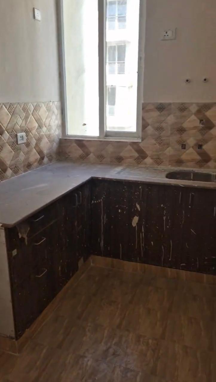 Amrapali Golf Homes : 3BHK UnFurnished Flat For Sell in Sector 4, Noida Extension