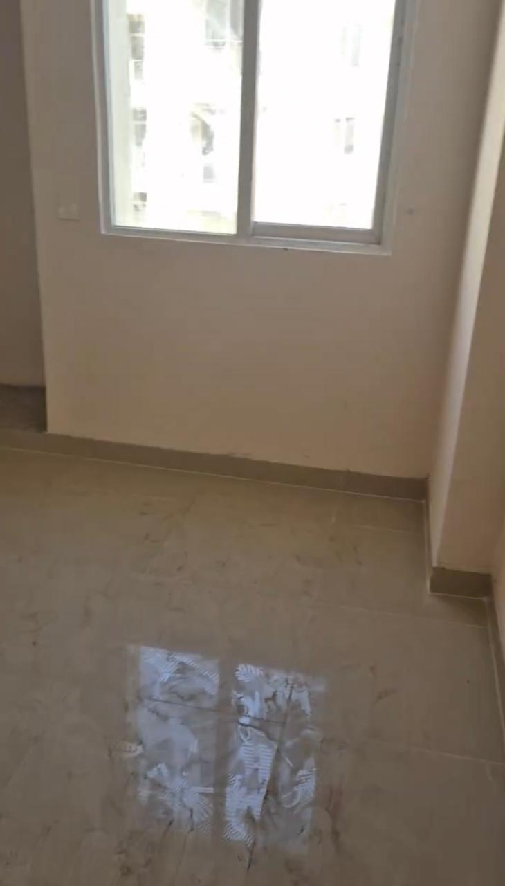 Amrapali Golf Homes : 3BHK UnFurnished Flat For Sell in Sector 4, Noida Extension