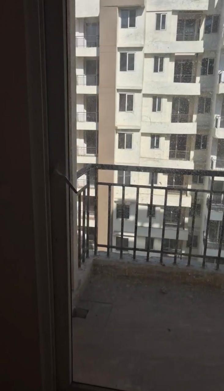 Amrapali Golf Homes : 3BHK UnFurnished Flat For Sell in Sector 4, Noida Extension