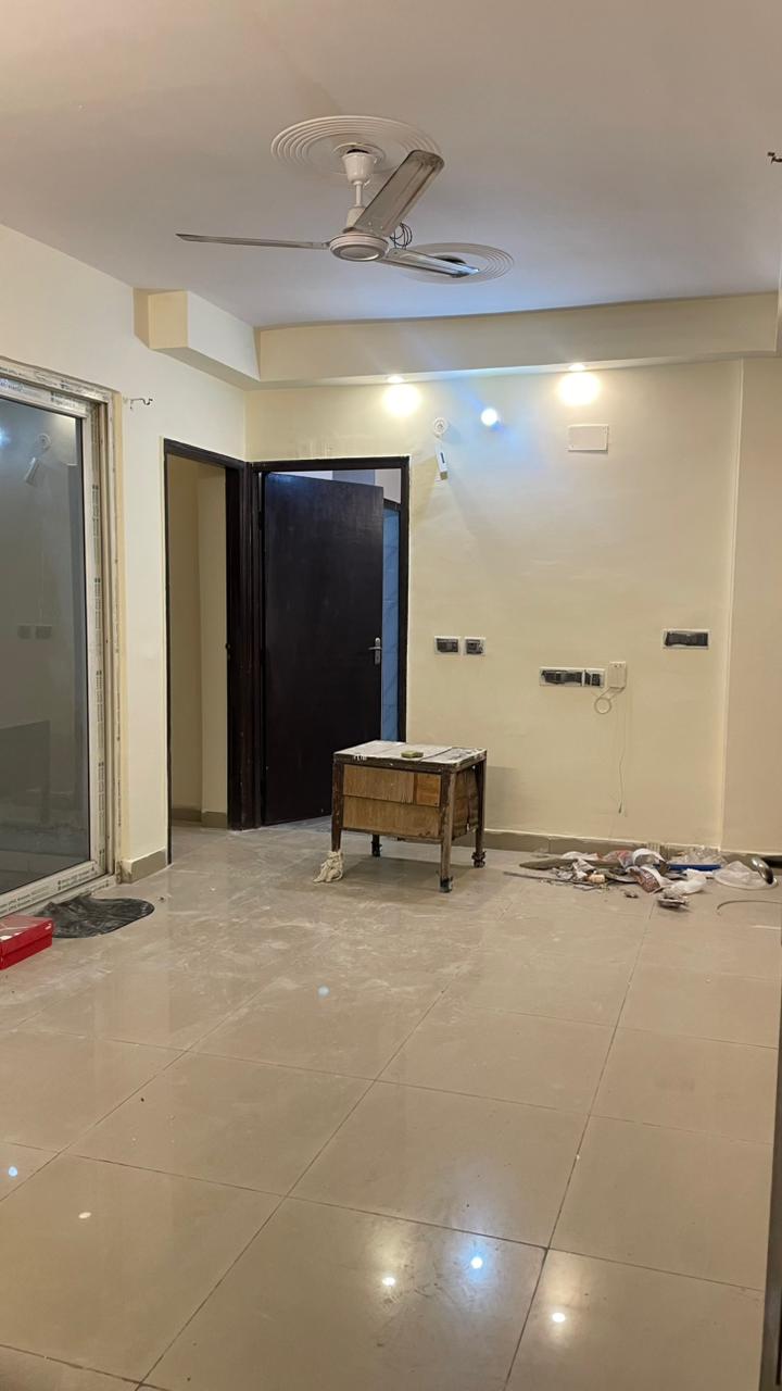 Amrapali La Residentia : 2 BHK UnFurnished Flat For Rent in TechZone 4, Noida Extension