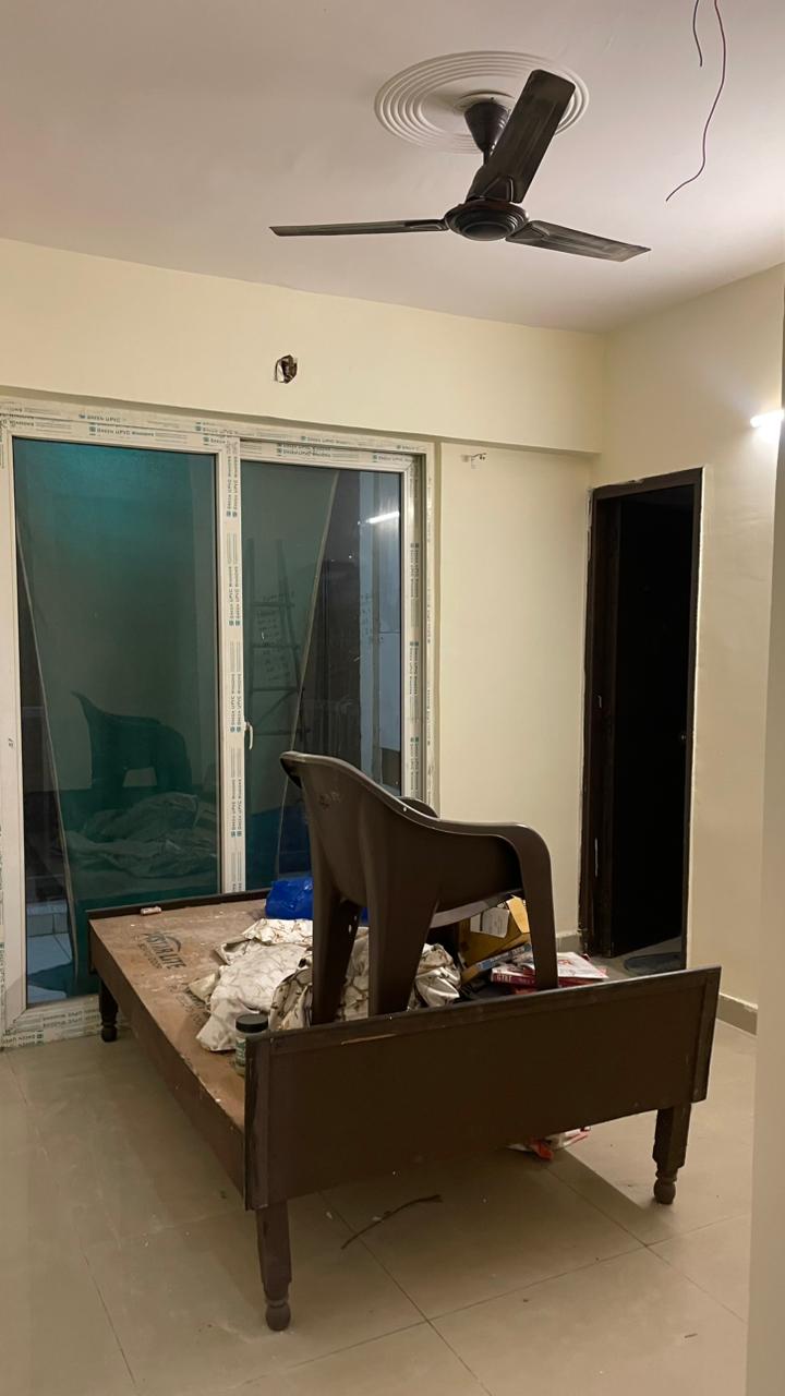 Amrapali La Residentia : 2 BHK UnFurnished Flat For Rent in TechZone 4, Noida Extension