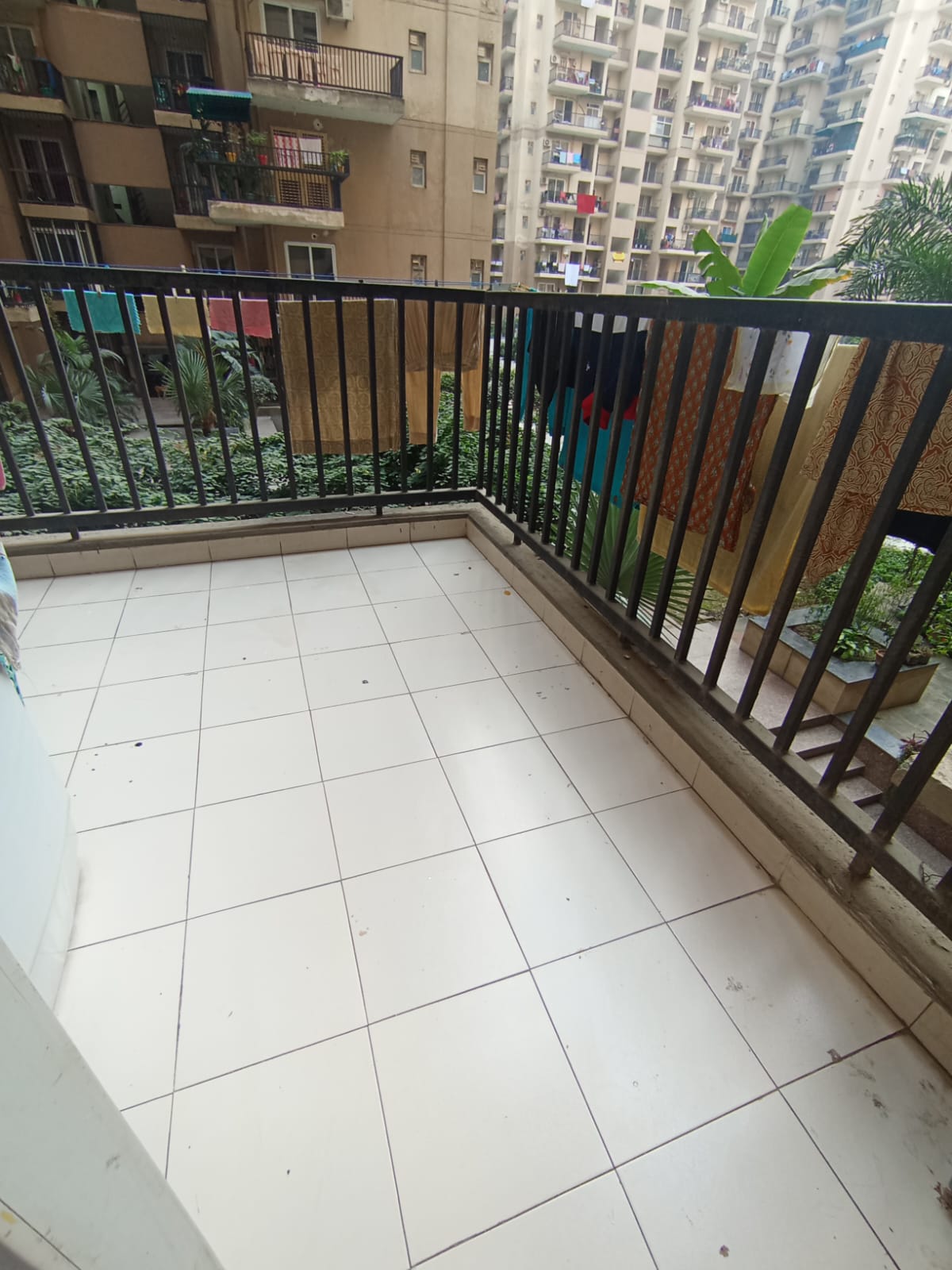 Amrapali La Residentia : 2BHK Semi Furnished Flat For Sell in TechZone 4, Noida Extension