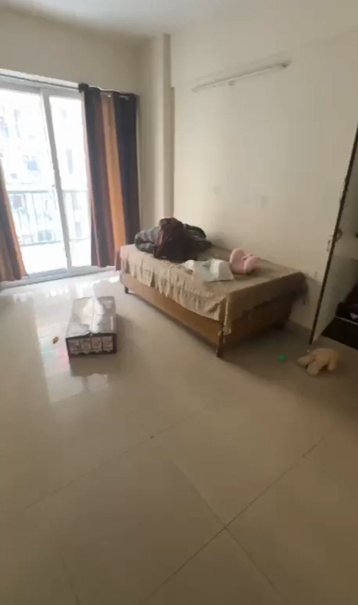 Amrapali La Residentia : 3 BHK + Servent Semi Furnished Flat For Rent in TechZone 4, Noida Extension