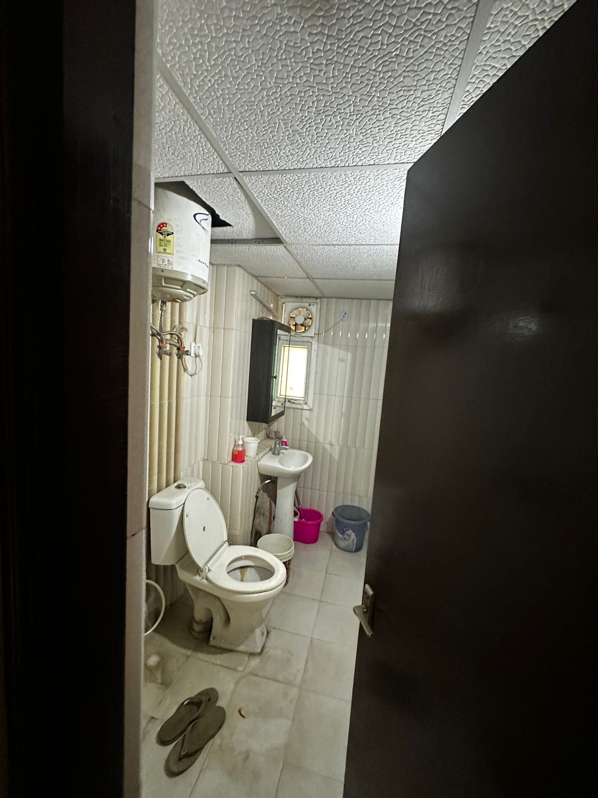 Amrapali La Residentia : 3 BHK + Servent Semi Furnished Flat For Rent in TechZone 4, Noida Extension