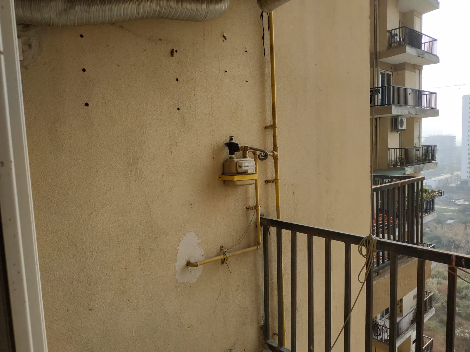 Amrapali La Residentia : 3BHK Fully Furnished Flat For Sell in TechZone 4, Noida Extension
