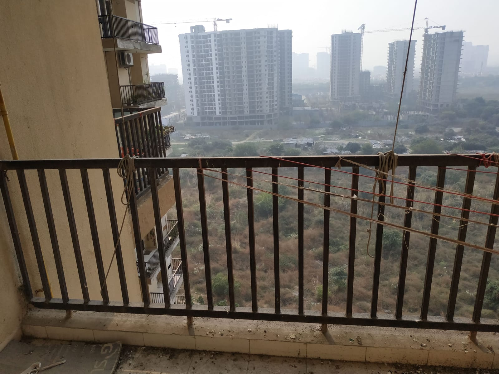 Amrapali La Residentia : 3BHK Fully Furnished Flat For Sell in TechZone 4, Noida Extension