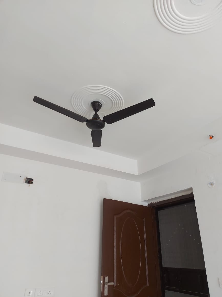 Amrapali La Residentia : 3BHK Semi Furnished Flat For Rent in TechZone 4, Noida Extension
