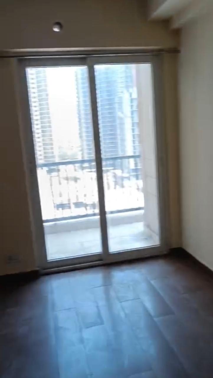 Amrapali La Residentia : 3BHK Semi Furnished Flat For Sell in TechZone 4, Noida Extension