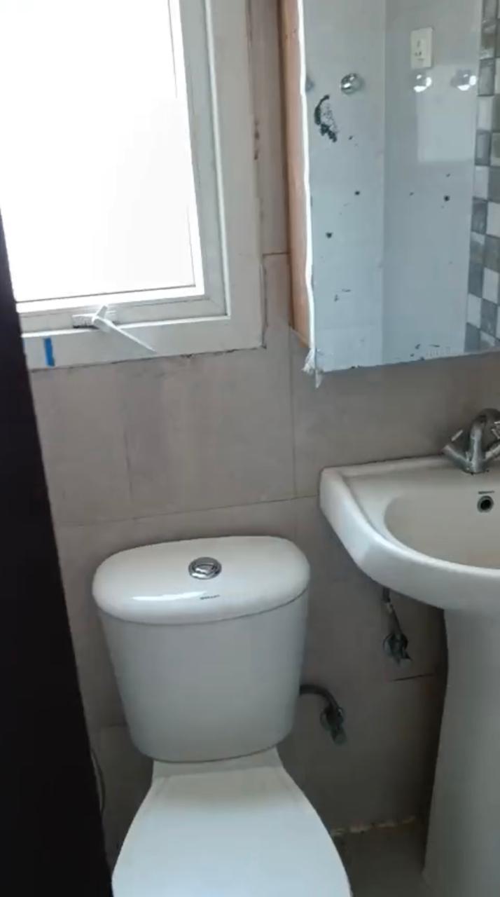 Amrapali La Residentia : 3BHK Semi Furnished Flat For Sell in TechZone 4, Noida Extension