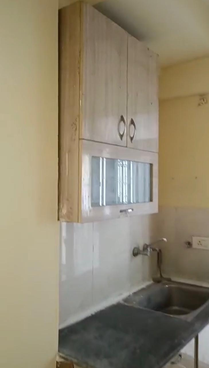 Amrapali La Residentia : 3BHK Semi Furnished Flat For Sell in TechZone 4, Noida Extension