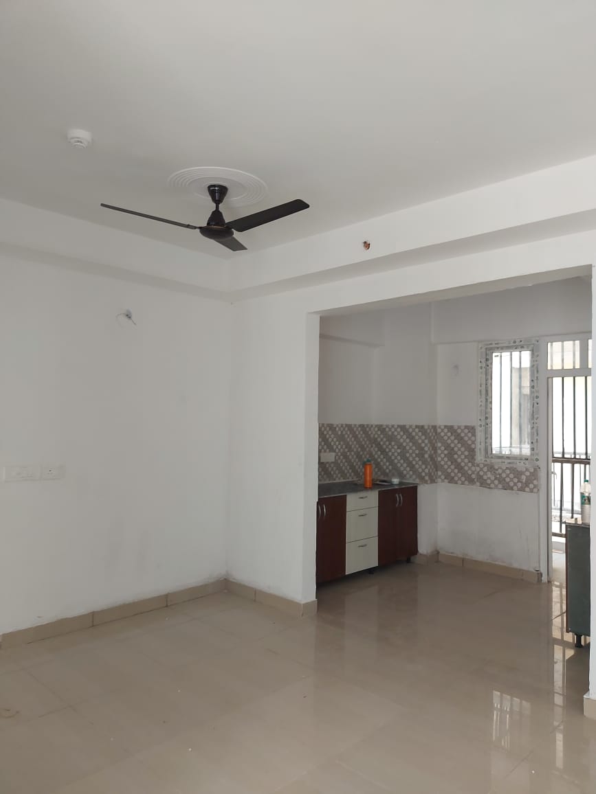 Amrapali La Residentia : 3BHK Semi Furnished Flat For Rent in TechZone 4, Noida Extension