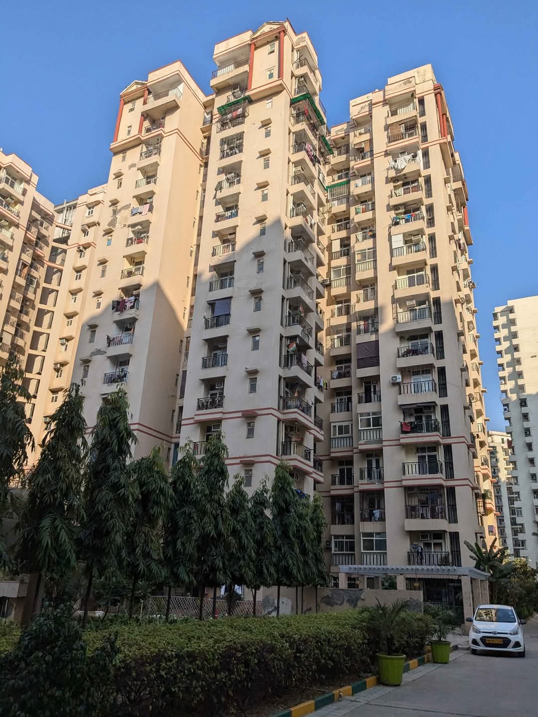 Amrapali Princely Estate : 2 BHK Flat for sale in Sector 76, Noida 