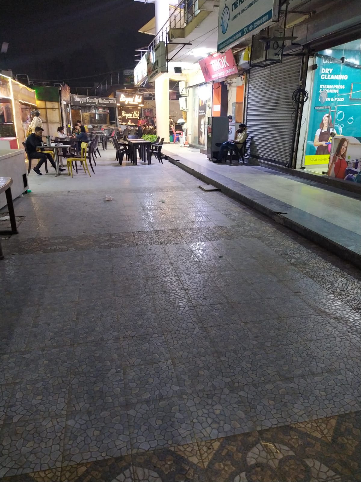 Amrapali Sapphire Arcade 1 : Ground Floor front facing shop for sale in Sector 45, Noida