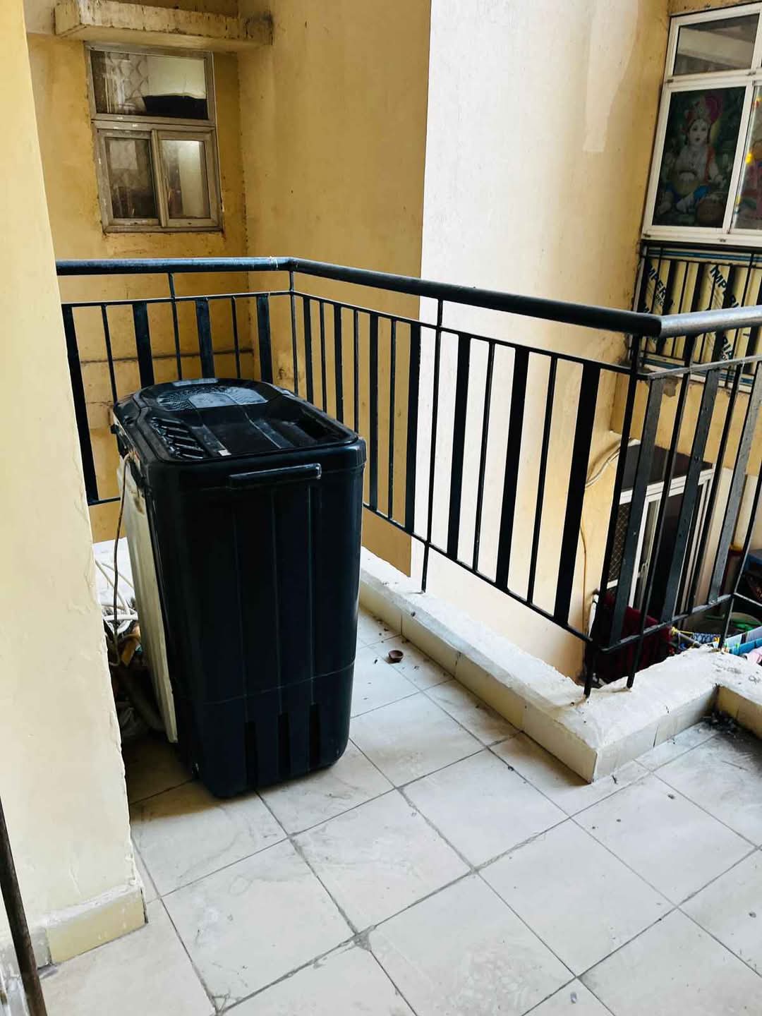 Amrapali Silicon City : 2 + 1 BHK Flat for sale in Sector 76, Noida