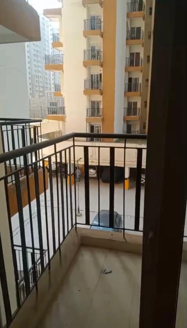 Amrapali Terrace Homes : 2BHK + Study UnFurnished Flat For Sell in TechZone 4, Noida Extension