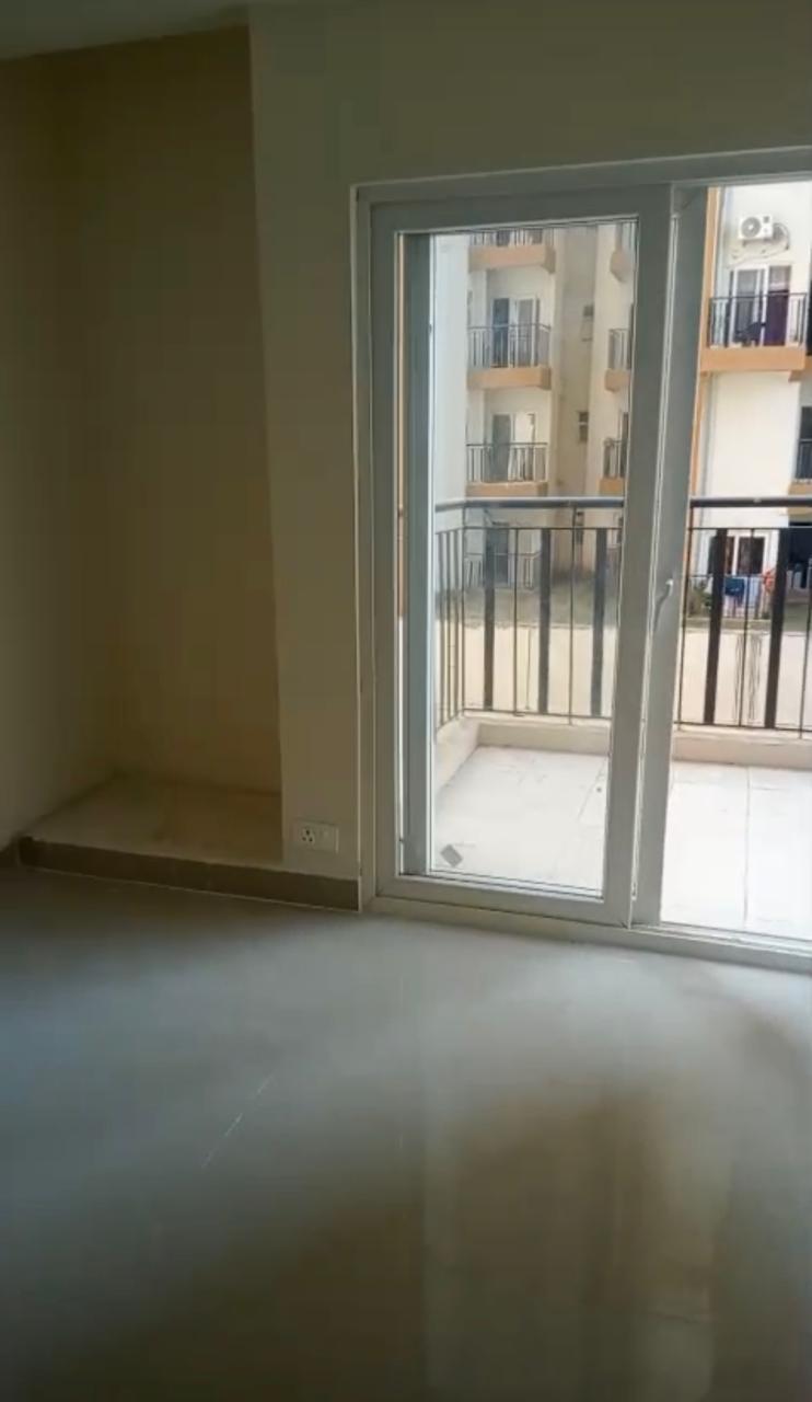 Amrapali Terrace Homes : 2BHK + Study UnFurnished Flat For Sell in TechZone 4, Noida Extension