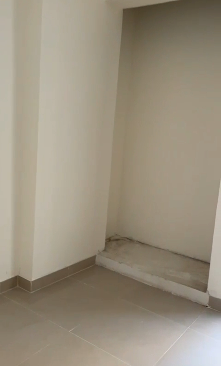 Amrapali Terrace Homes : 3 BHK UnFurnished Flat For Sell in TechZone 4, Noida Extension