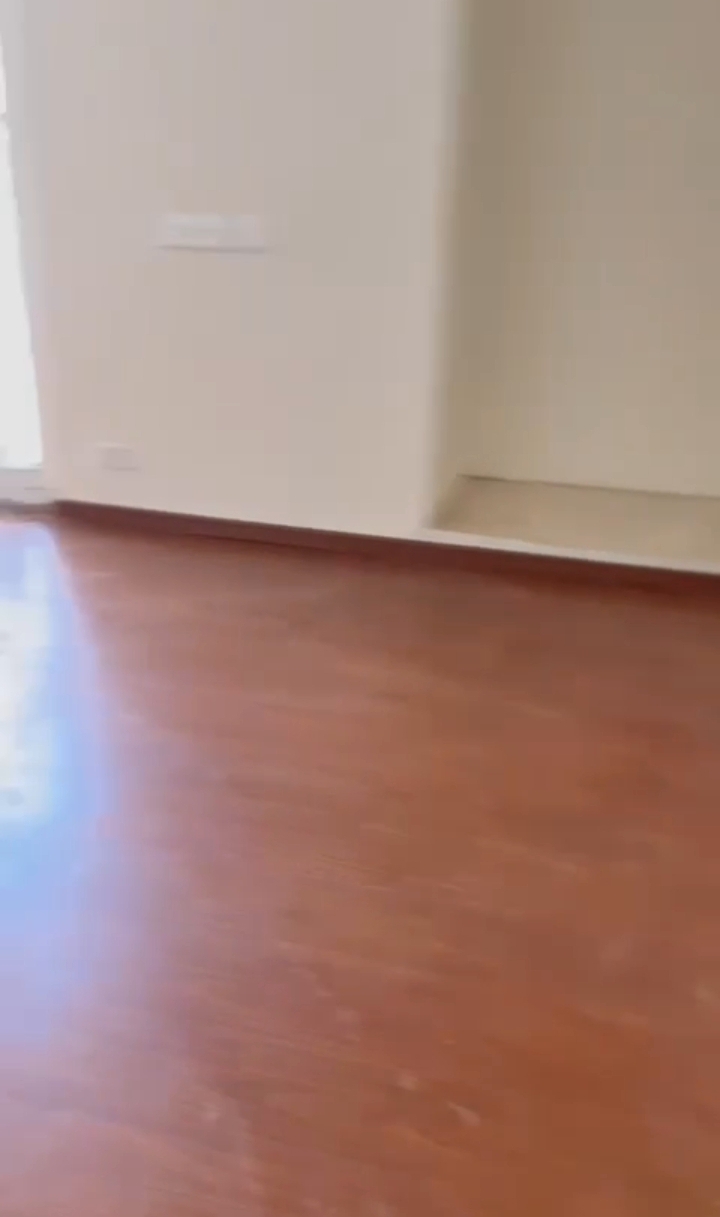 Amrapali Terrace Homes : 3 BHK UnFurnished Flat For Sell in TechZone 4, Noida Extension