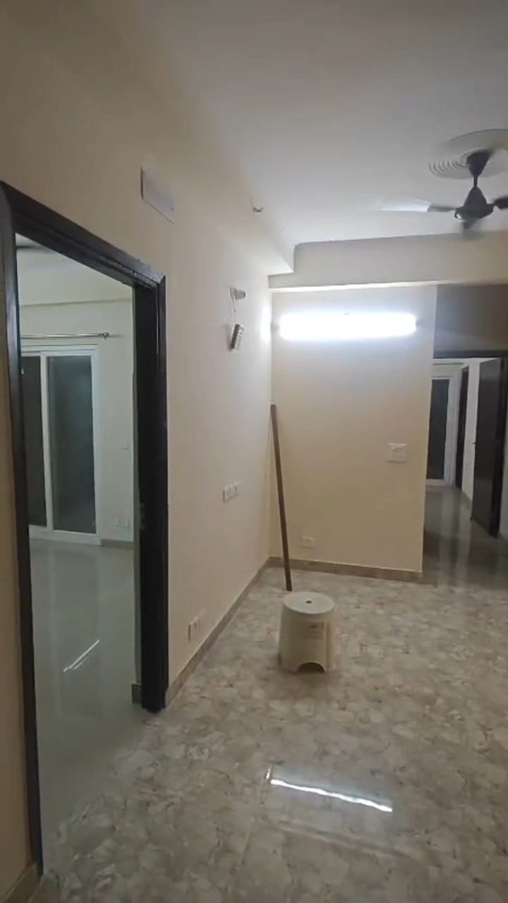 Amrapali Terrace Homes : 3BHK Semi Furnished Flat For Rent in TechZone 4, Noida Extension