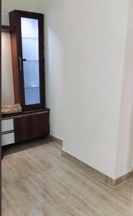 Amrapali Centurian Park : 3BHK Semi Furnished Flat For Sell in TechZone 4, Noida Extension