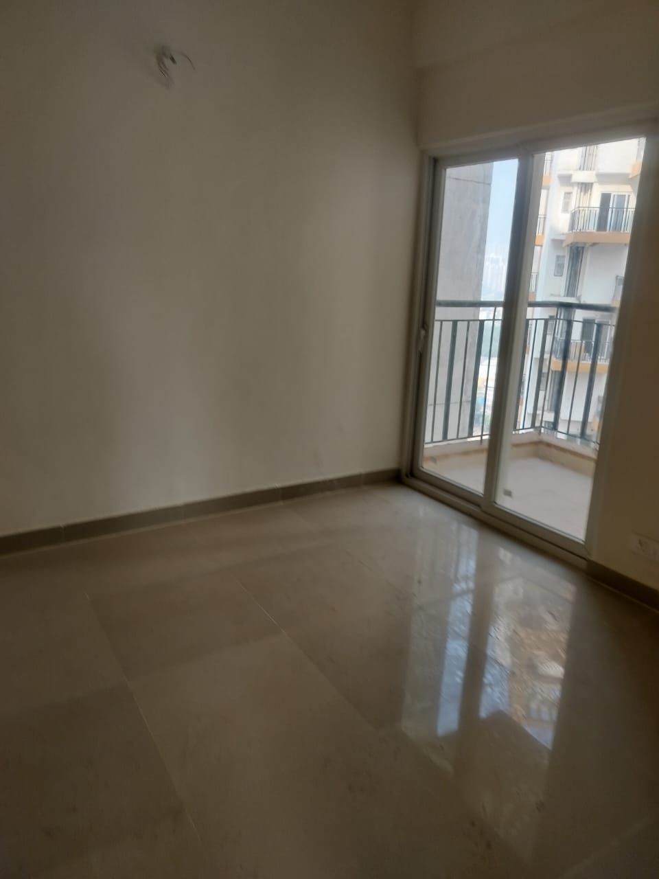 Amrapali Terrace Homes : 3BHK UnFurnished Flat For Sell in TechZone 4, Noida Extension