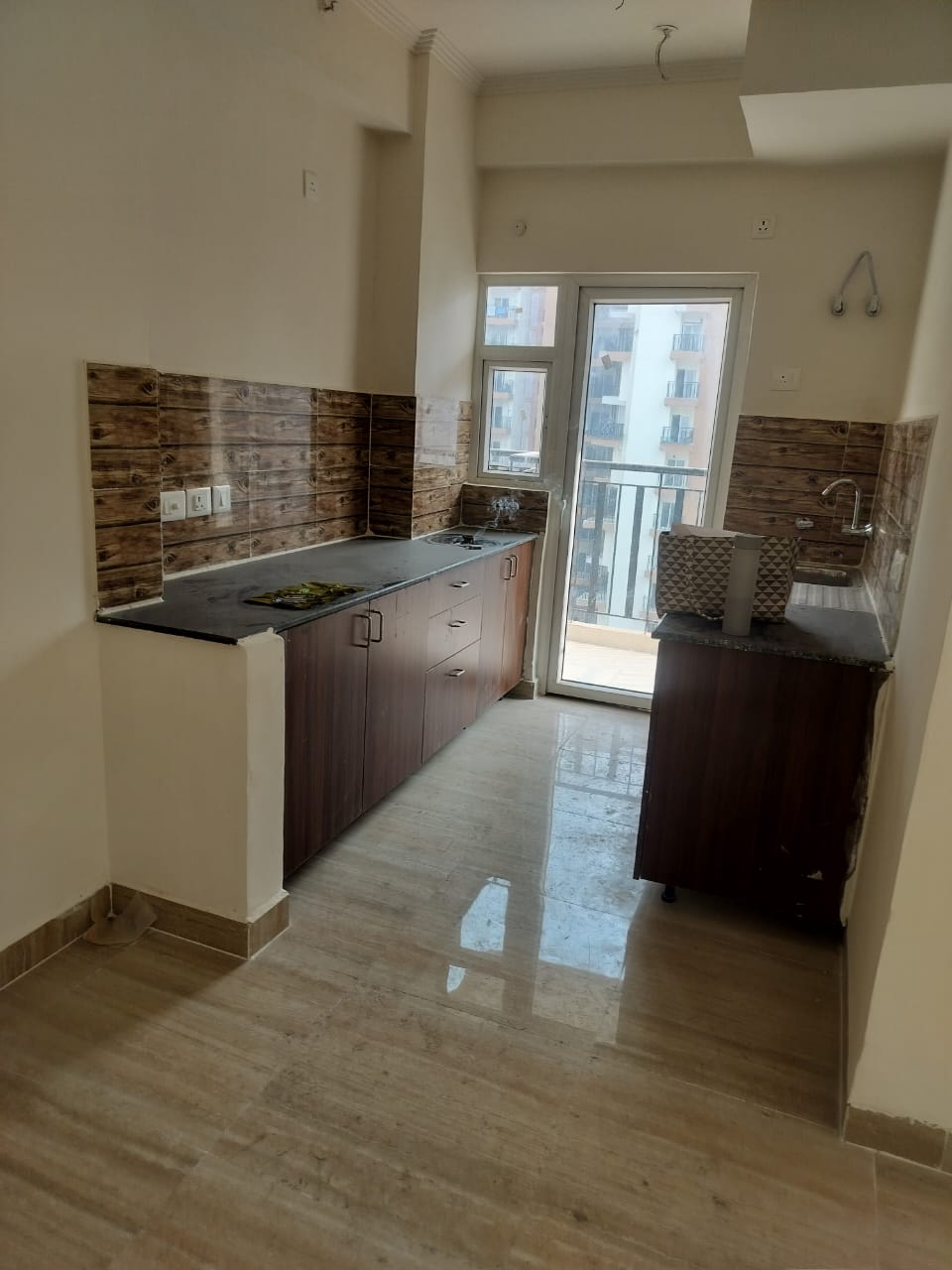 Amrapali Terrace Homes : 3BHK UnFurnished Flat For Sell in TechZone 4, Noida Extension