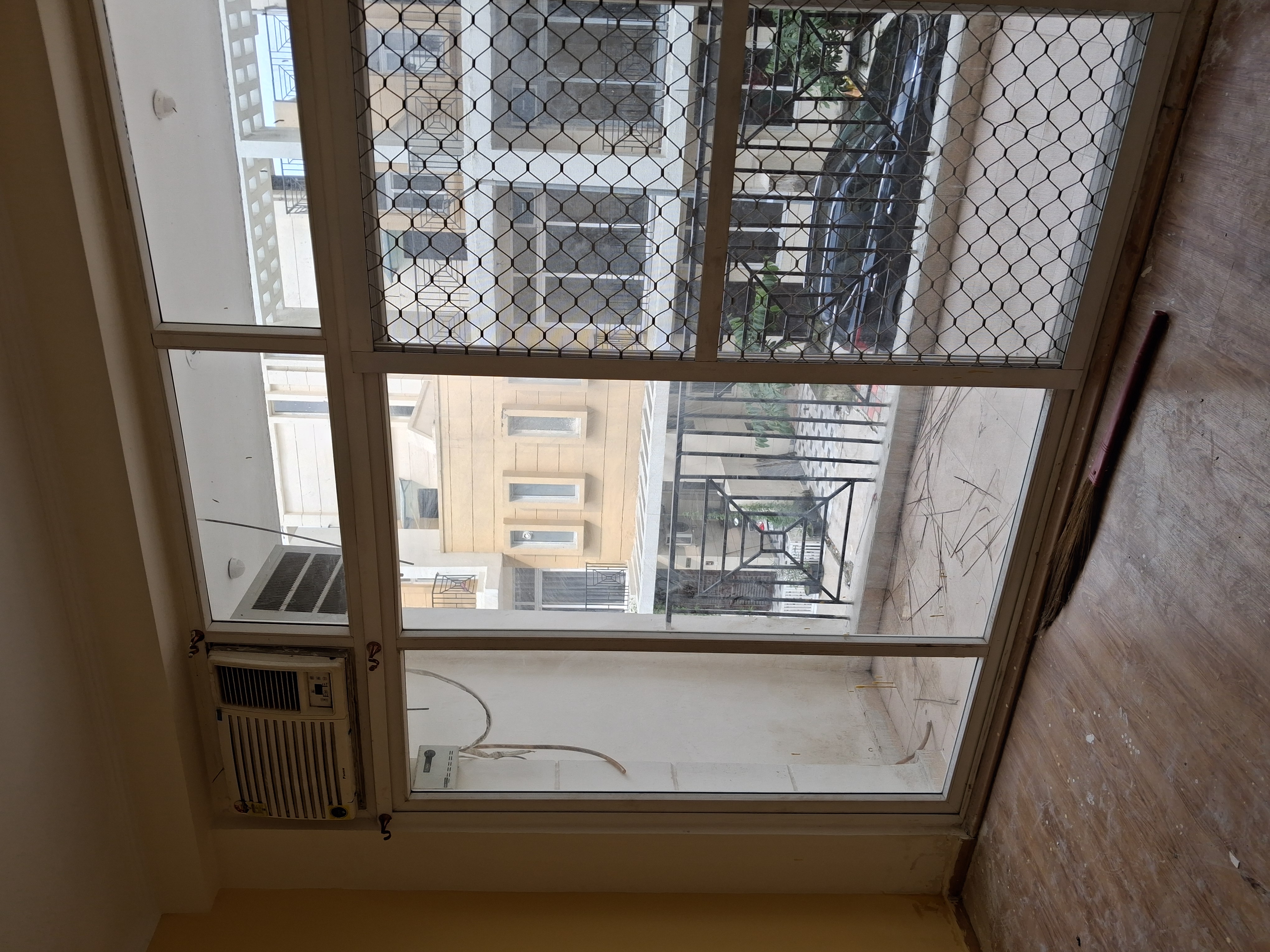 Amrapali Dream Valley : 3 BHK Semi Furnished Villa for rent in TechZone 4, Noida Extension