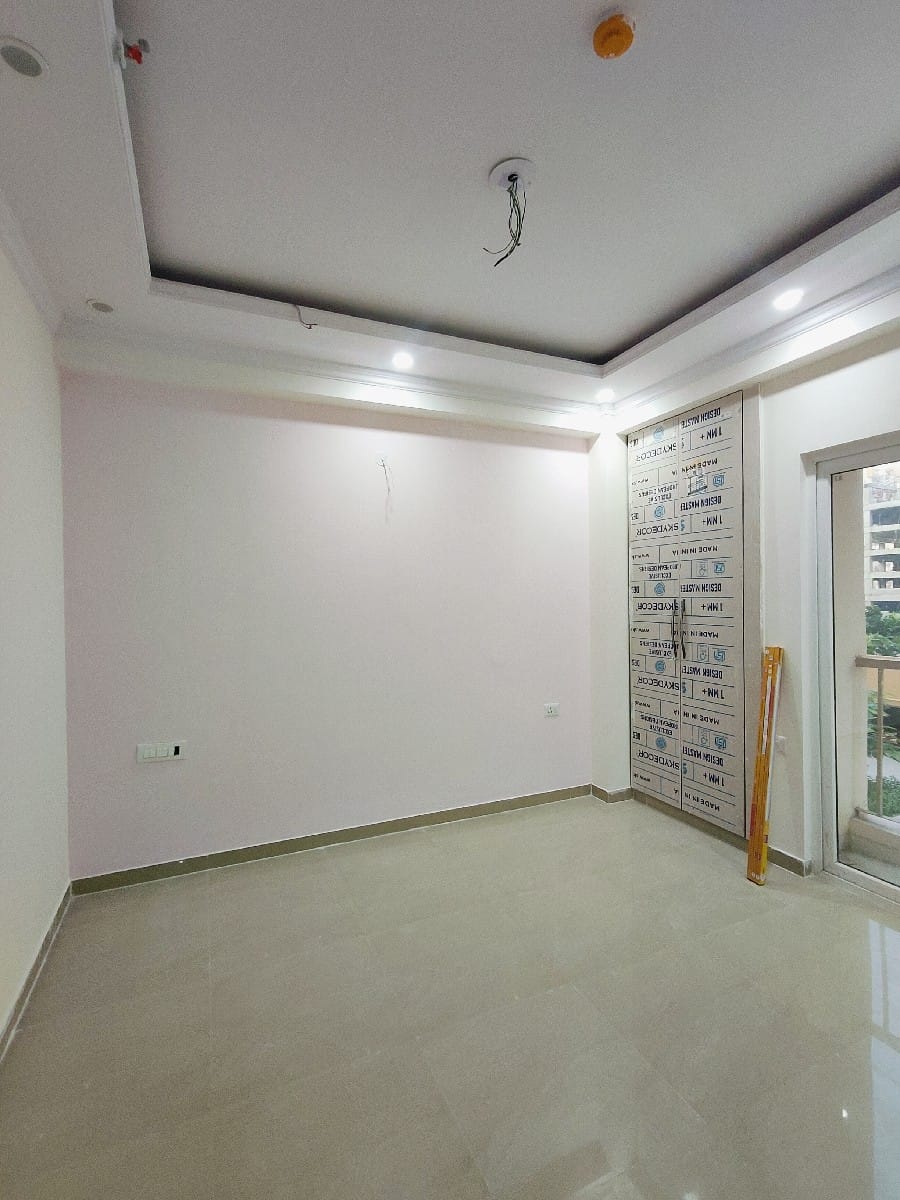 Apex Splendor : 3BHK Semi Furnished Flat For Rent in Sector 1, Noida Extension, Bisrakh Jalalpur 