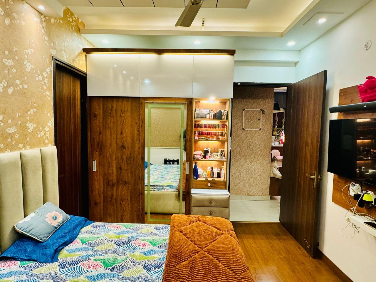 Apex Golf Avenue : 2 BHK Fully Furnished Flat For Rent in Sector 1, Noida Extension, Bisrakh Jalalpur