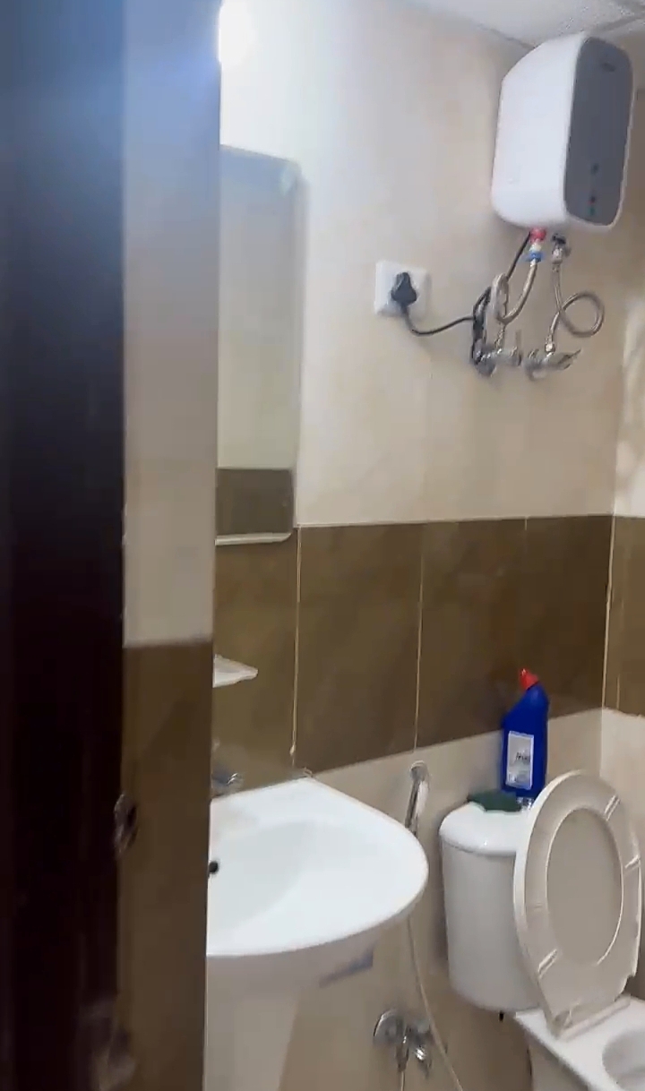 Apex Splendor : 2 BHK Fully Furnished Flat For Rent in Sector 1, Noida Extension, Bisrakh Jalalpur