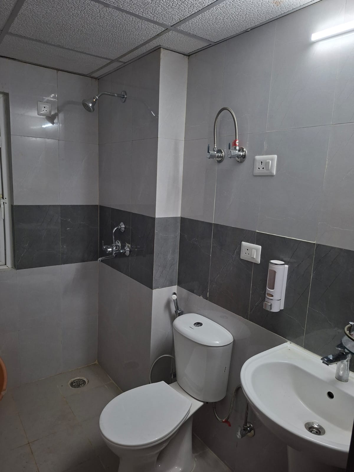 Apex Splendor : 3 BHK Fully Furnished Flat For Rent in Sector 1, Noida Extension, Bisrakh Jalalpur