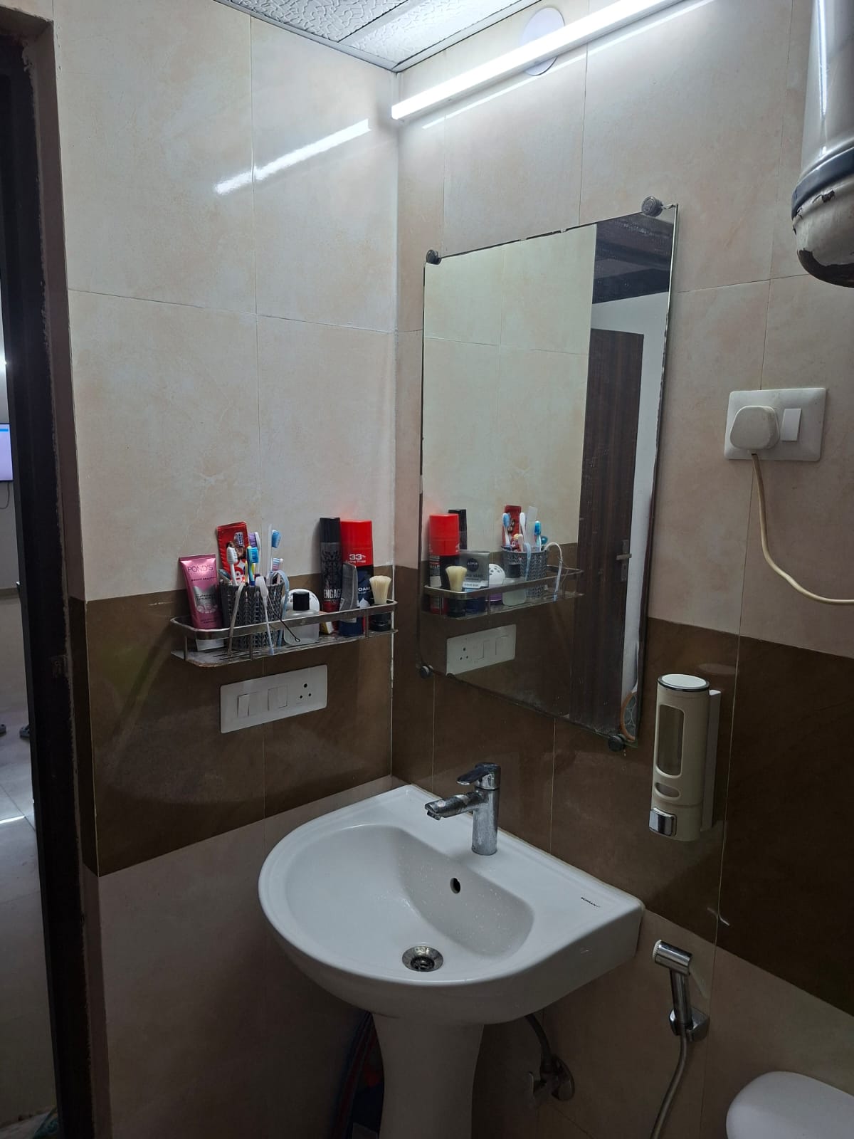 Apex Splendor : 3 BHK Fully Furnished Flat For Rent in Sector 1, Noida Extension, Bisrakh Jalalpur