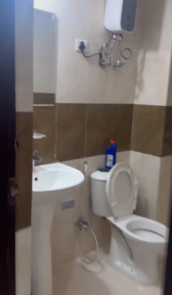 Apex Splendor : 2 BHK Fully Furnished Flat For Rent in Sector 1, Noida Extension, Bisrakh Jalalpur