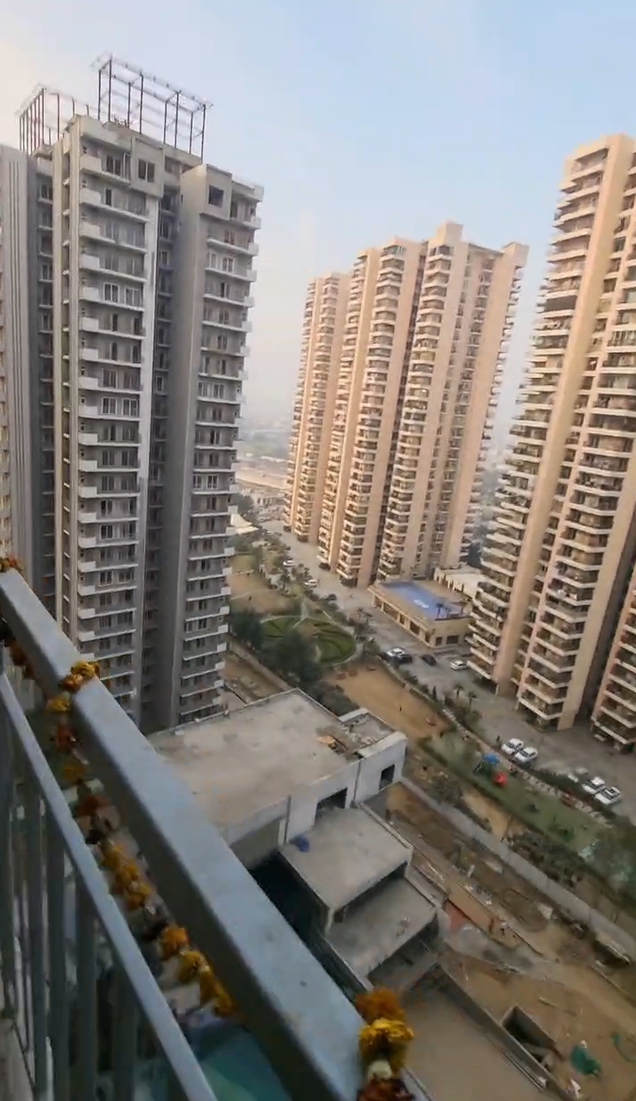 Aqua Garden : 3BHK Semi Furnished Flat For Rent in Sector 16B, Noida Extension 