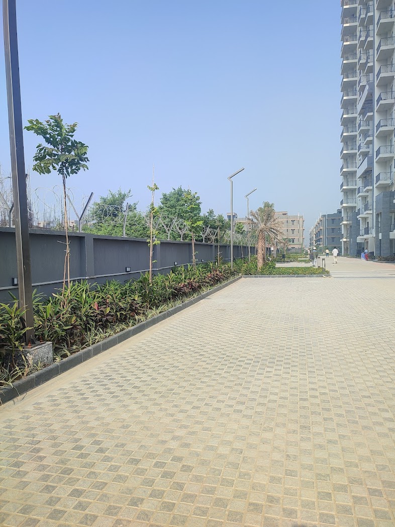 Arihant Abode : 3 BHK Flat for sale in Sector 10, Noida Extension