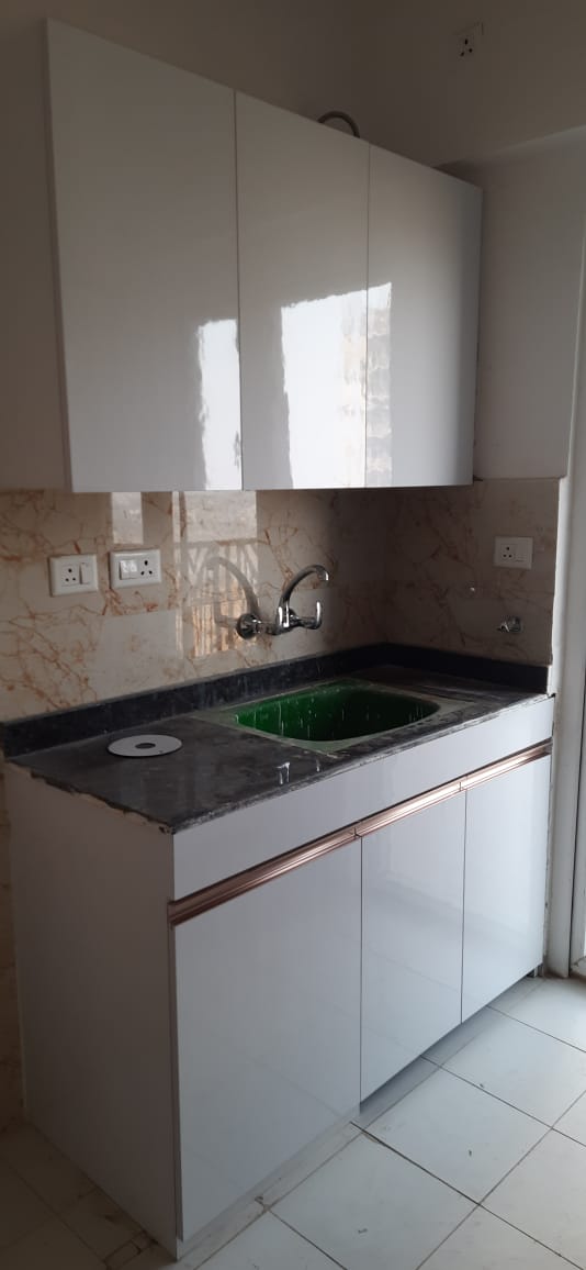 Arihant Abode : 3 BHK Semi Furnished Flat For Rent in Sector 10, Noida Extension